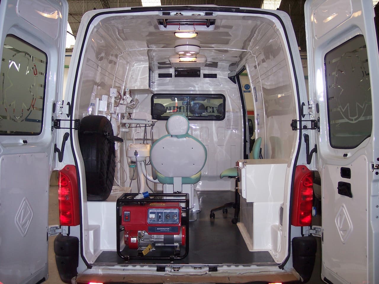 Interior 1 de Consultorio Móvil