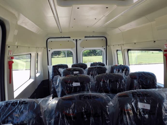 Interior 2 de Minibús