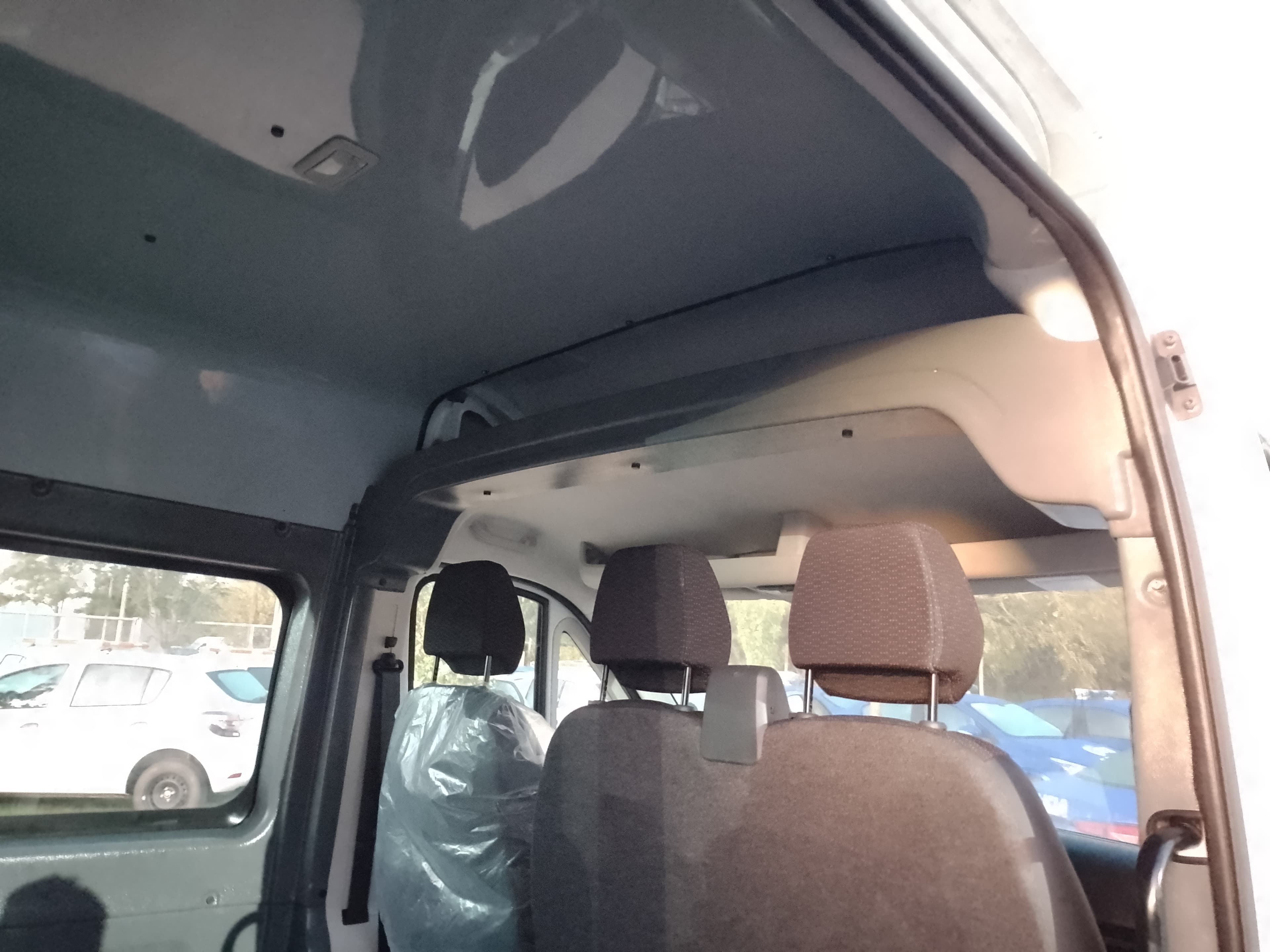 Interior 2 de Minibús